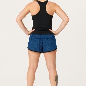 Lululemon Speed Short Scatter Star Beach Blanket 4